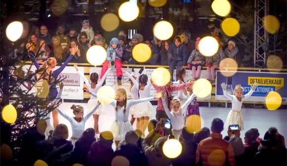 Nikolausfeier mit Eisshow