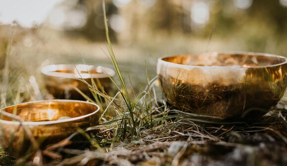 Campane tibetane tra i vigneti