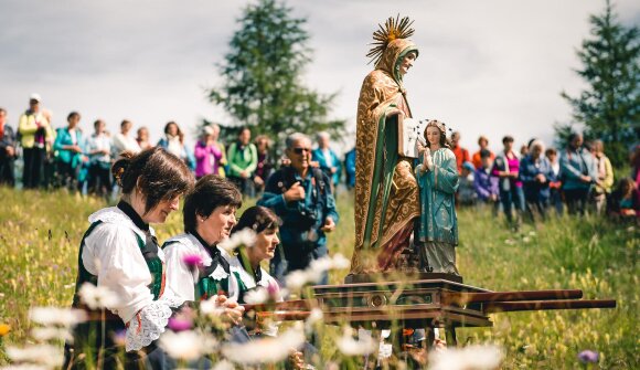 Processione in onore di Santa Anna