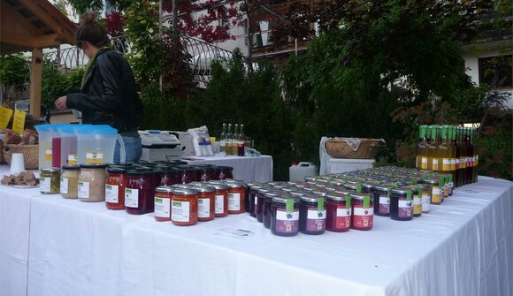 Bauernmarkt mit Frühschoppen