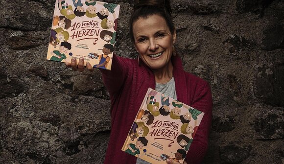 Lana23°° - Children and books