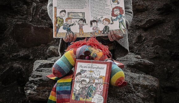 Lana23°° - Children and books