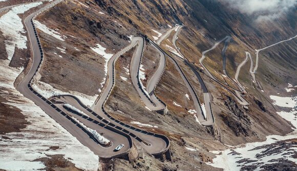 Bellezze di auto d'epoca sul Passo