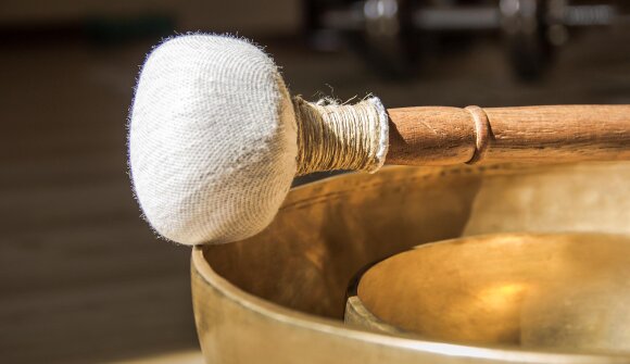 Massaggio in acqua con campane tibetane