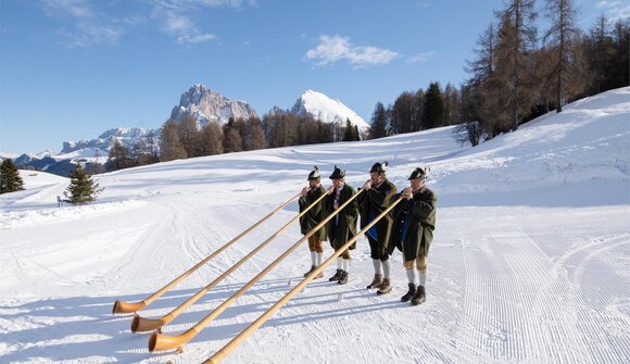 Suonatori di corni alpini