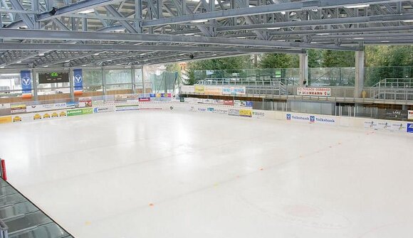 Disco night - ice skating until midnight