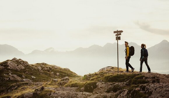 Traverse in the Puez-Odle Nature Park
