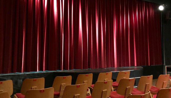 Bühne frei für Blödsinn!