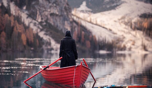 Vernissage exhibition: THE RED BOAT