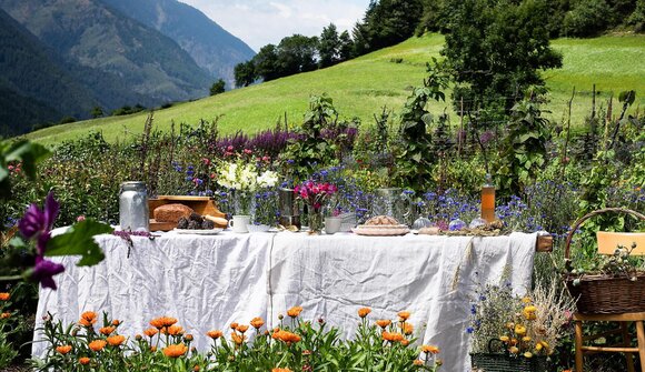 Slow Food Travel - Flower Brunch
