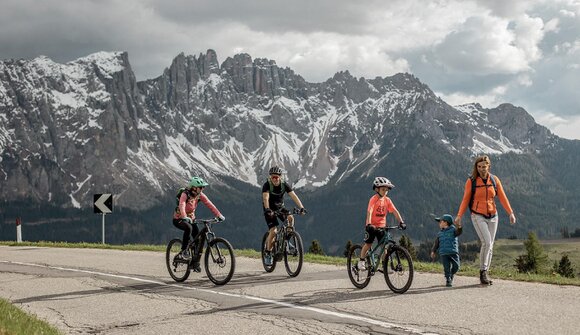 Carezza family cycling-hiking day