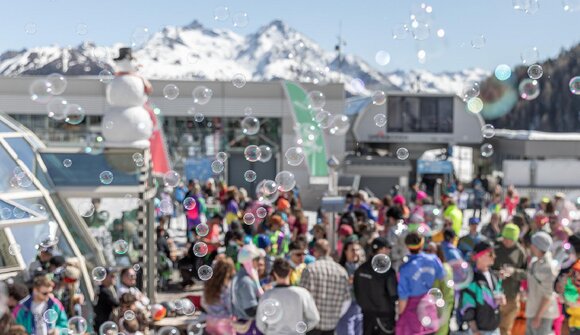 TEKKNOALPIN by Winklparade