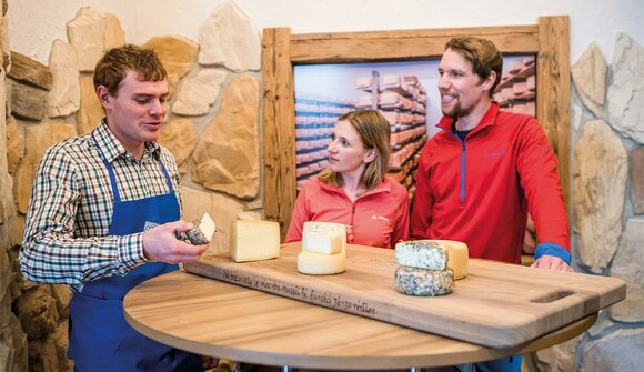 Winter hike with cheese tasting