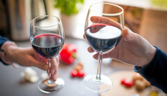 Pinot Noir Party