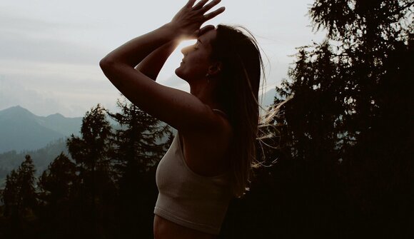 Yog-Amiga - Candlelight Yin Yoga