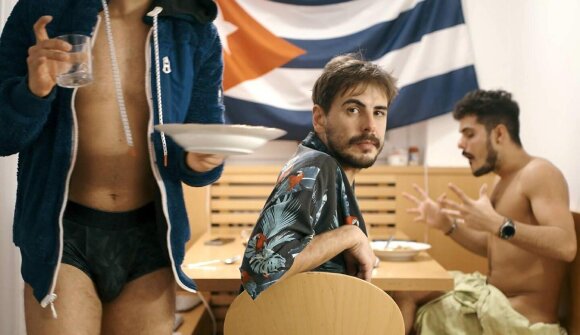 aperitiv, buffet and film