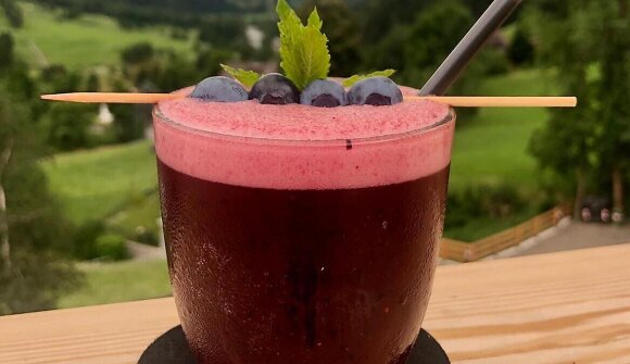 Aperitivo Lungo with live music by KNOX