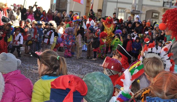 Faschingsfest auf dem Marktplatz