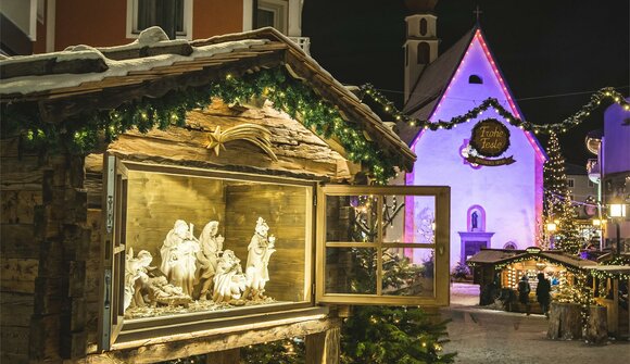 Crib exhibition