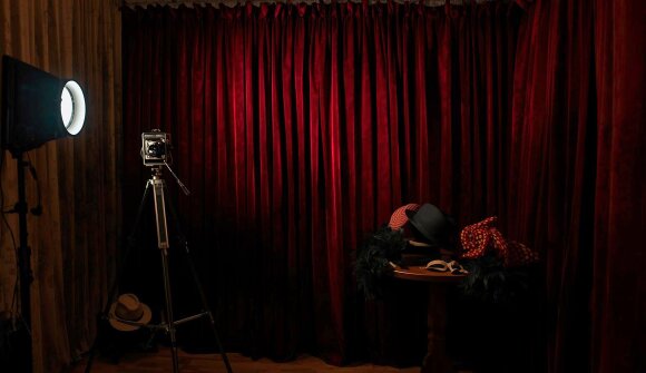 Theaterstück: Residenz Schloss & Riegel