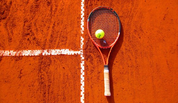 Corso di tennis per adulti e bambini