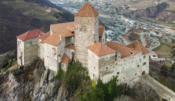 Guided tour: castle of Cornedo