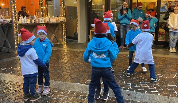 Weihnachtliche Mitmach-Tanzshow