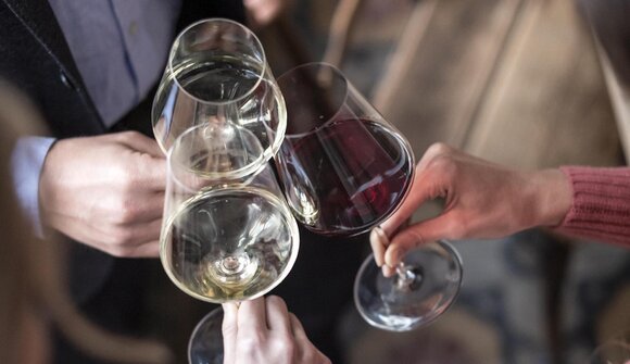 Schenna.Wine – Sips & Beats