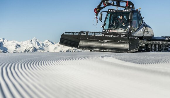 Presentation of a snow groomer