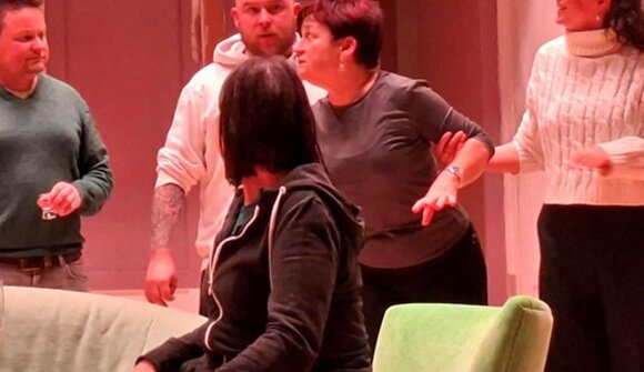 Theaterstück: Lügen über Lügen