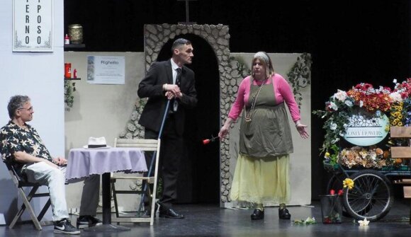 Teatro "Tra i lumini e i fiorellini"