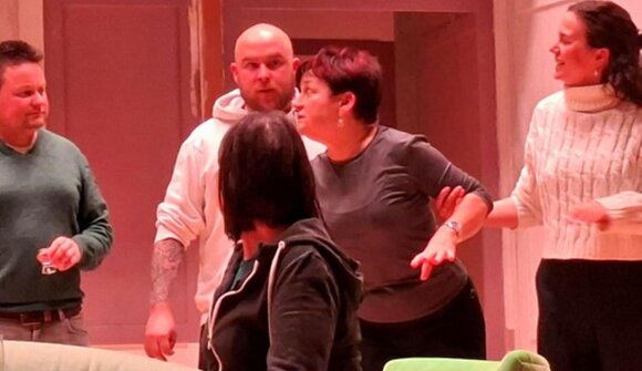 Theaterstück: Lügen über Lügen