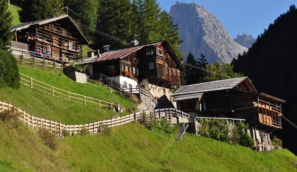 Ladin paths: Historic farm hike