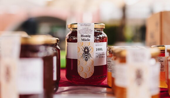 Un alveare – una regina – mille sapori