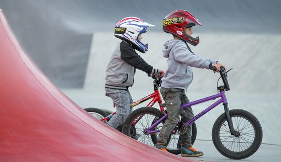 Bici e roller in piazza