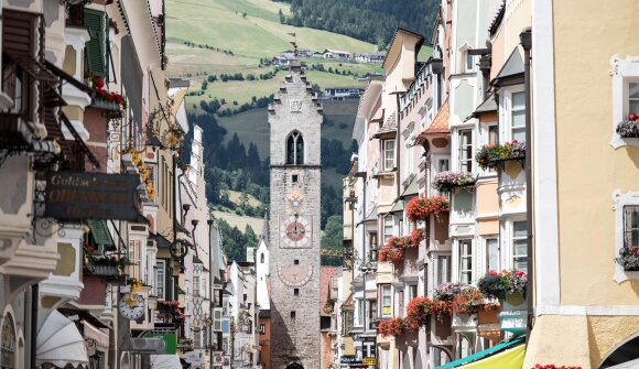 Presentazione delle cronache annuali