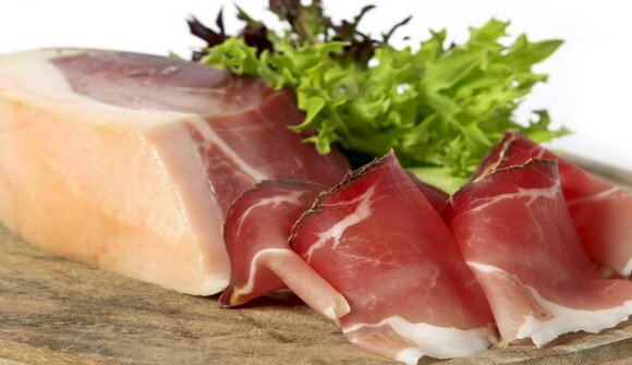 Merenda con prelibatezze locali