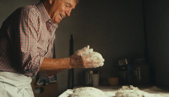 Preparazione di pane tipico
