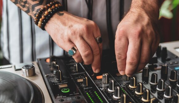 Spring Grooves - Davide Piras