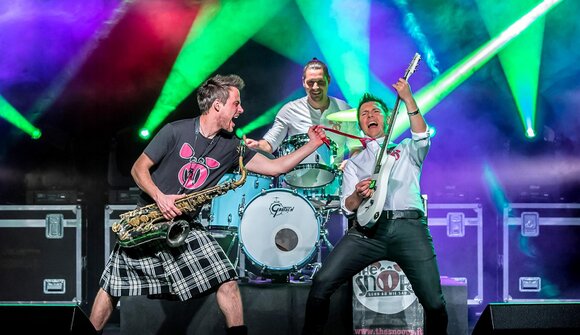 Serata in festa a Ega "The Snoops"