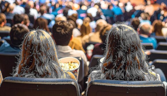 Kino "Vier minus drei"