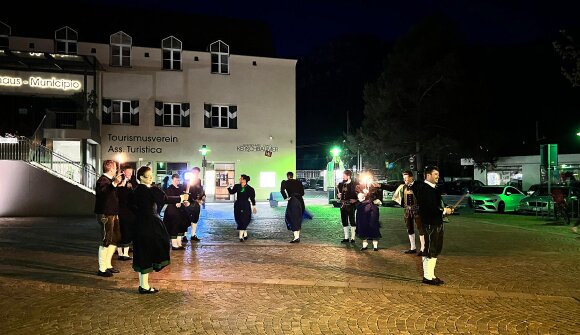 Torch Dance - Folk Group Terlano