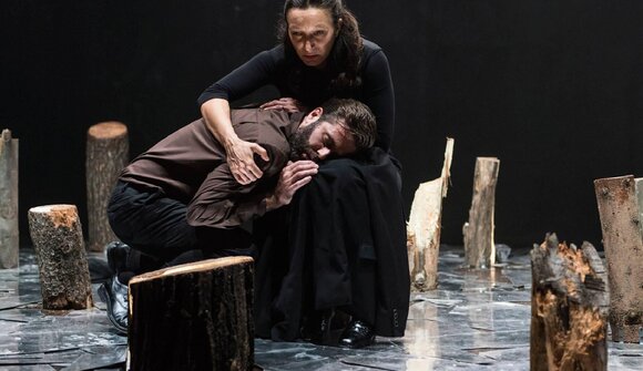Theater: Resto qui