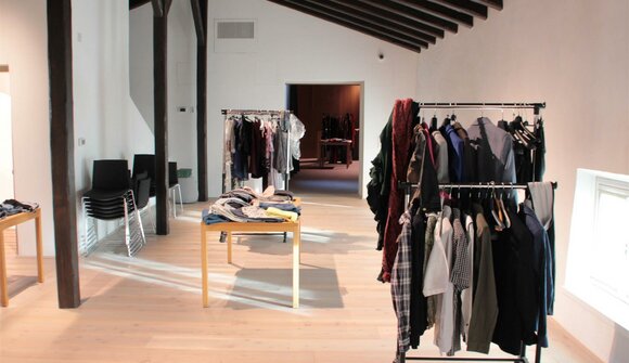 Scambio di vestiti di WiaNui e OEW