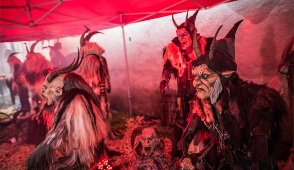 Maskenaustellung Pfoffagonder Tuifl