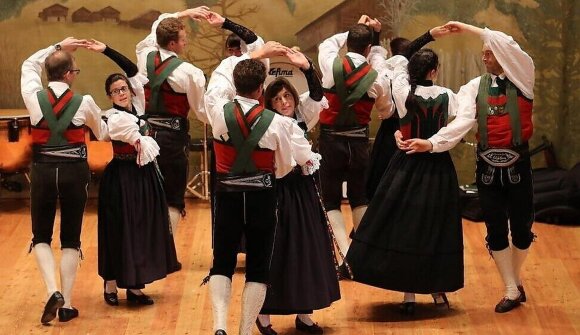 Volkstanz- und Plattlergruppe