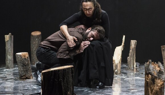 Teatro - "Resto qui"