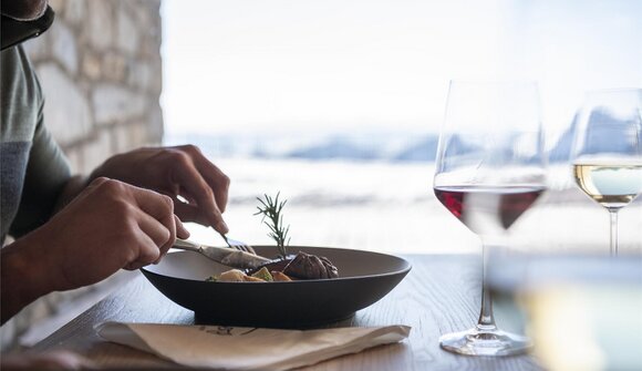 Wild.Wein.Gesang mit Max Raffl