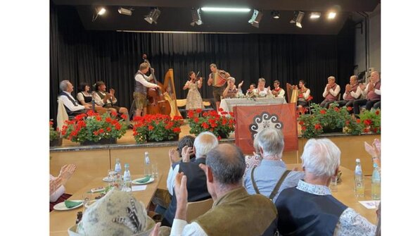 Meeting of singers and musicians