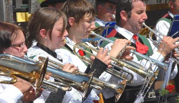 Concert with the music band of barbian